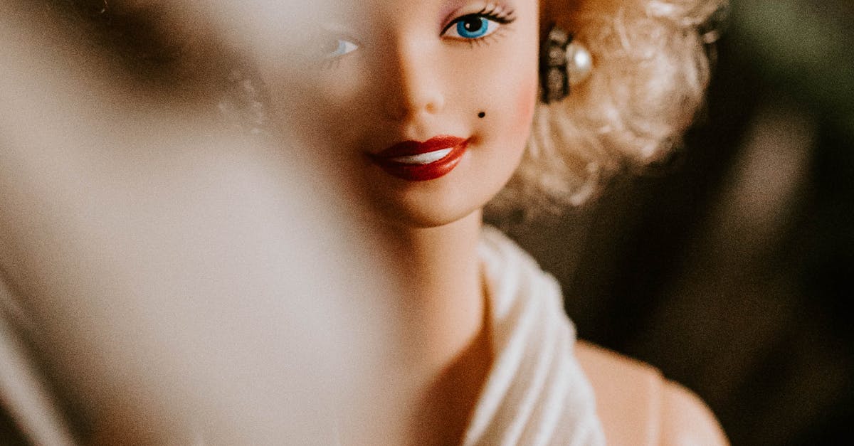 Orahjo Saraven de Bielorrusia se alza como campeón en la competencia internacional de carreras de muñecas inflables